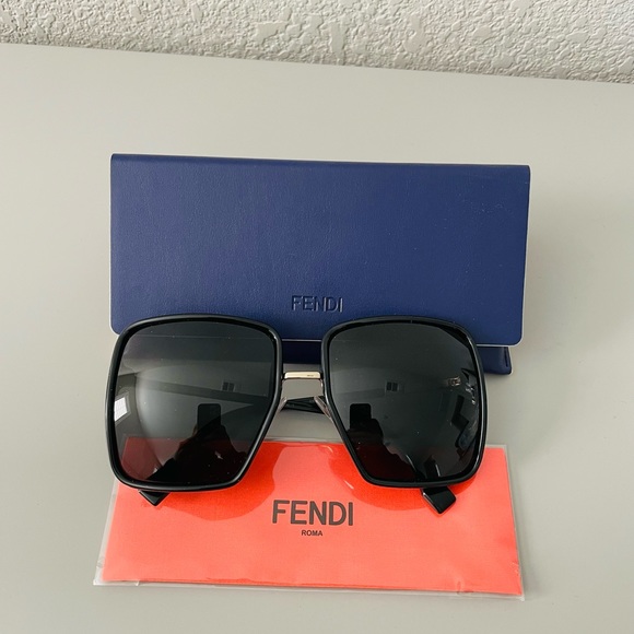 NWT Authentic Fendi Oversized Square Sunglasses Black - Picture 8 of 12
